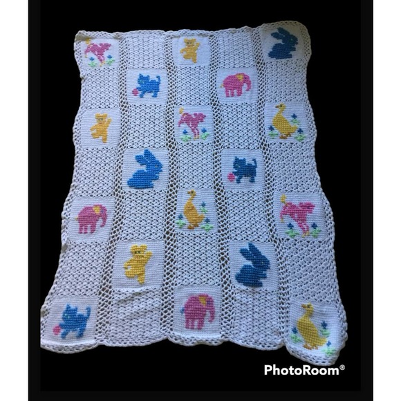 Baby Nursery Afghan Blanket Knit Throw  37" x 45"  Animals Vintage Handmade - Picture 1 of 3